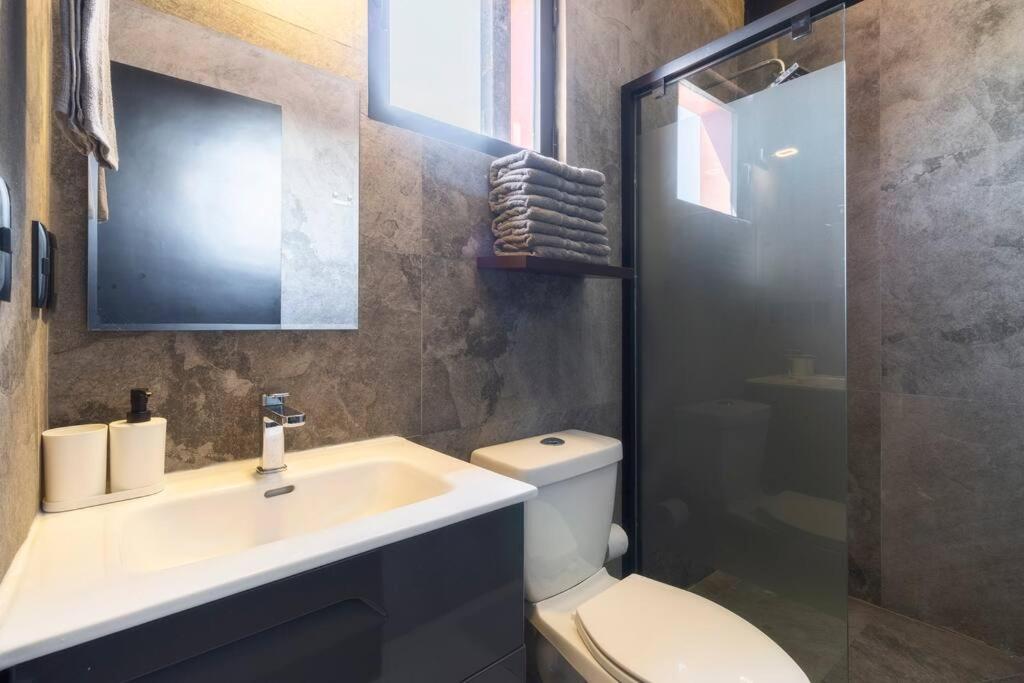 2ph Large 2brm 3 Bath Ac Private Terrace *