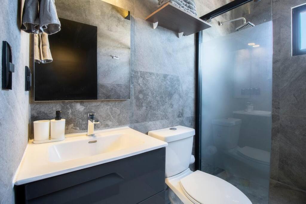 2ph Large 2brm 3 Bath Ac Private Terrace